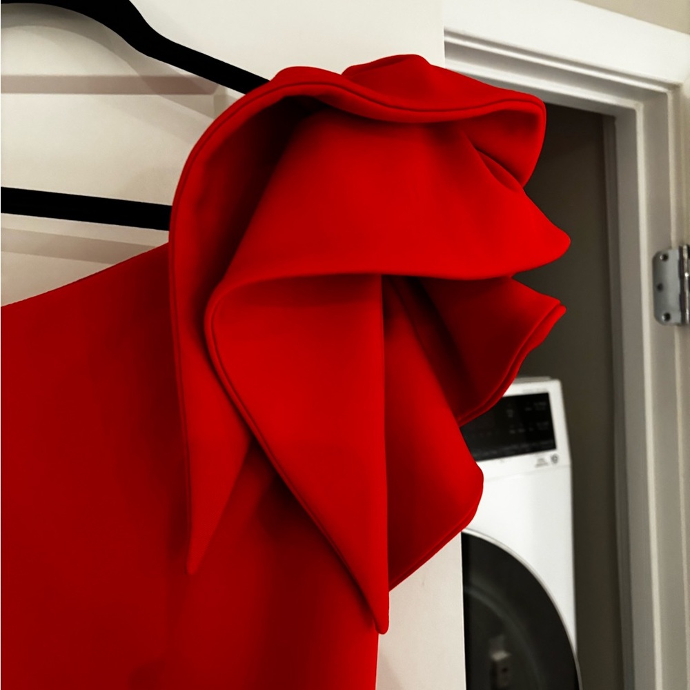 AQUA Red One-Shoulder Scuba Gown | Size 8 | Ruffle Shoulder Formal Dress - Picture 7 of 12